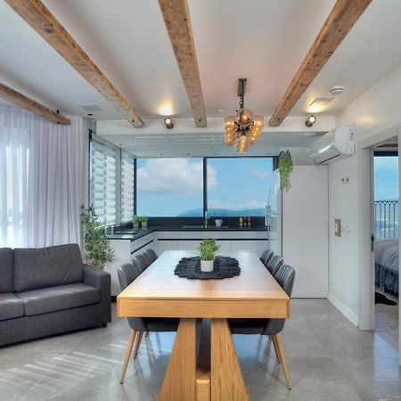 Open Skys Villa Сафед Екстериор снимка