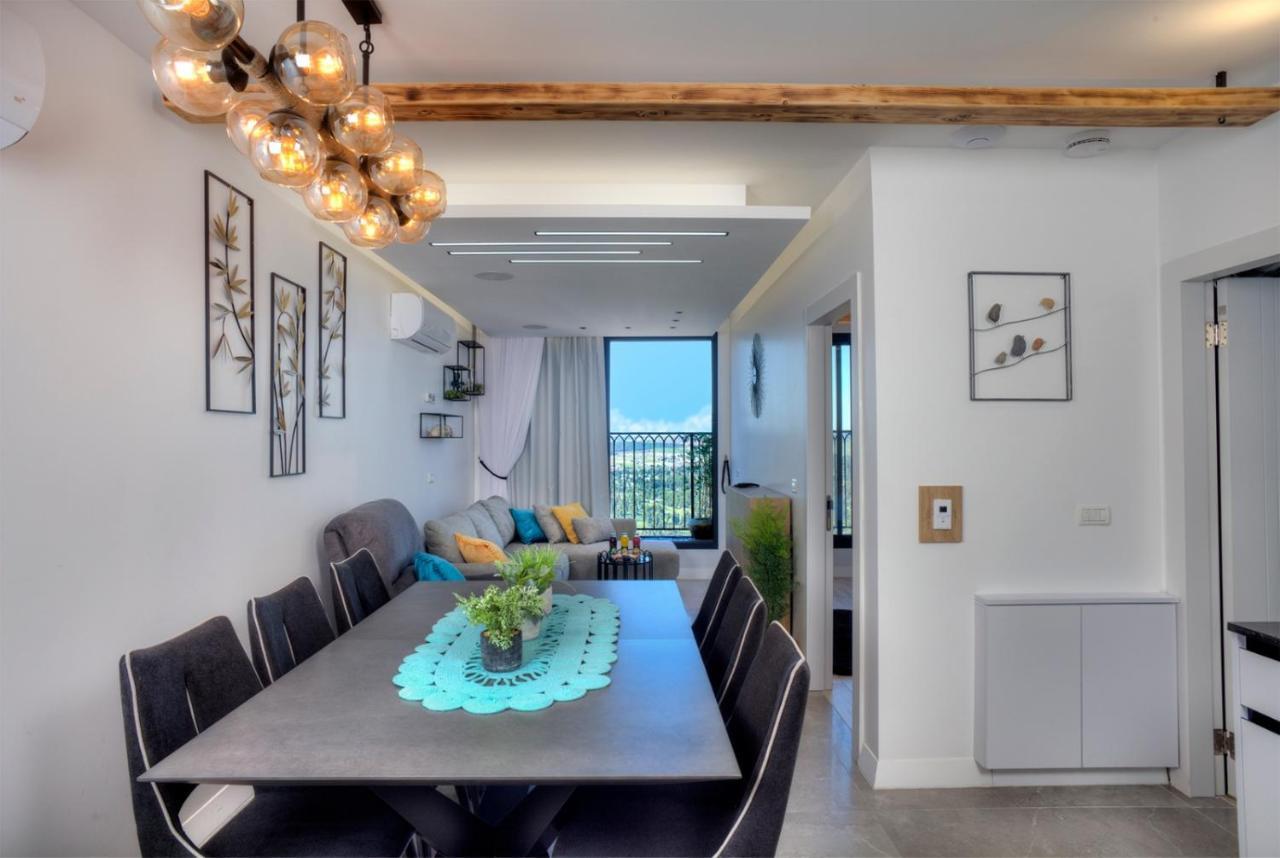 Open Skys Villa Сафед Екстериор снимка