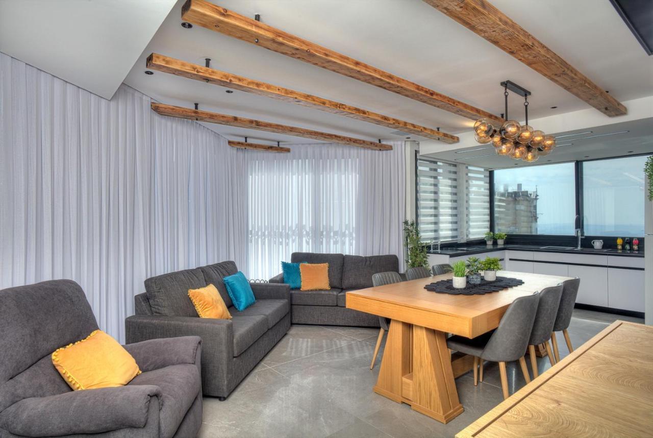 Open Skys Villa Сафед Екстериор снимка