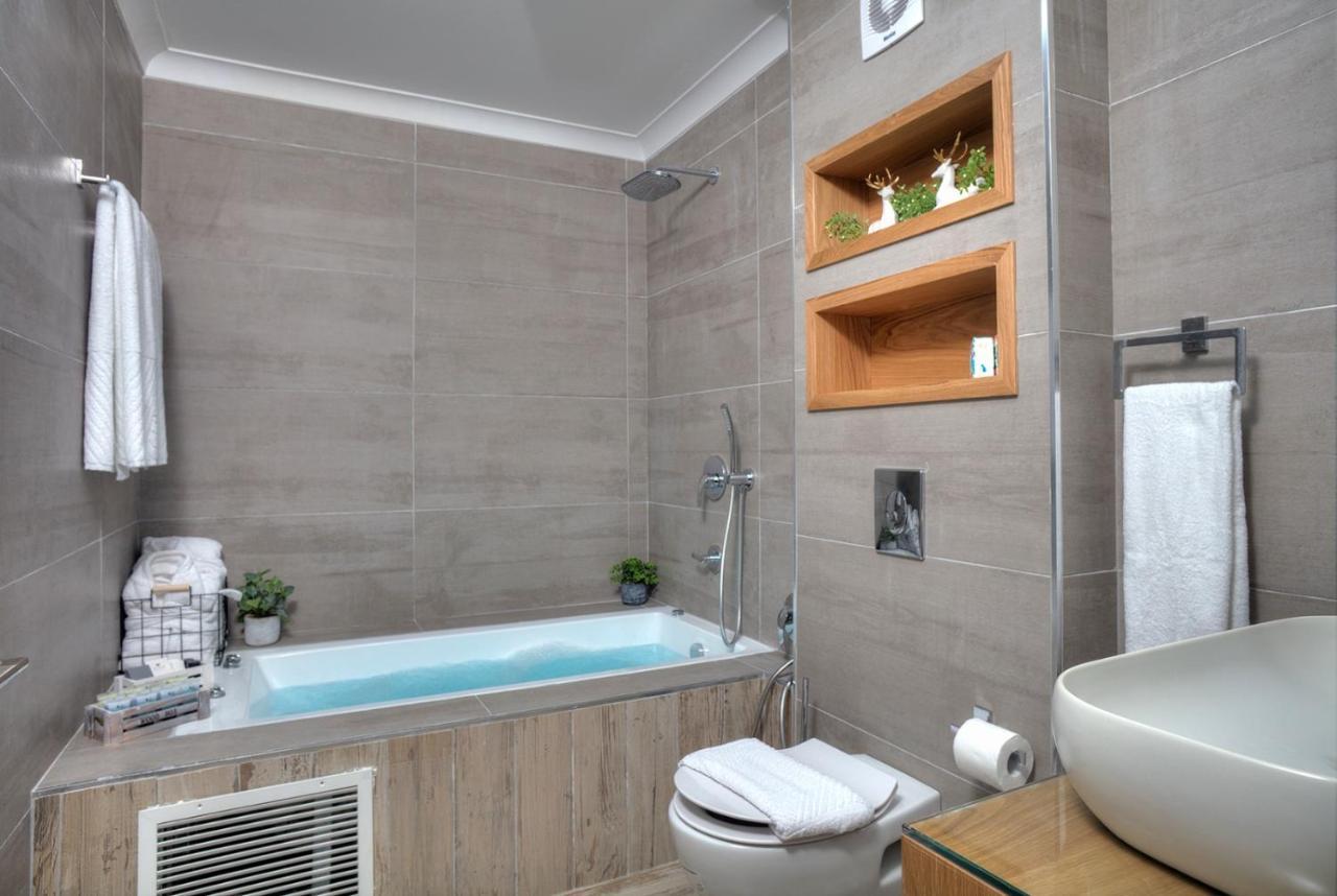 Open Skys Villa Сафед Екстериор снимка