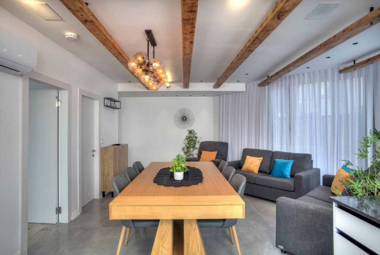 Open Skys Villa Сафед Екстериор снимка