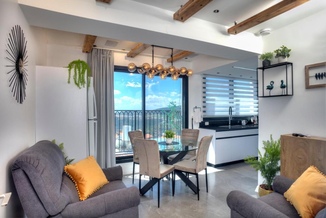 Open Skys Villa Сафед Екстериор снимка