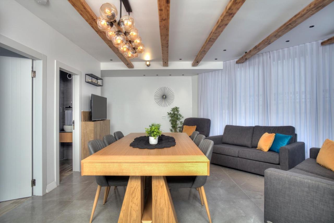 Open Skys Villa Сафед Екстериор снимка