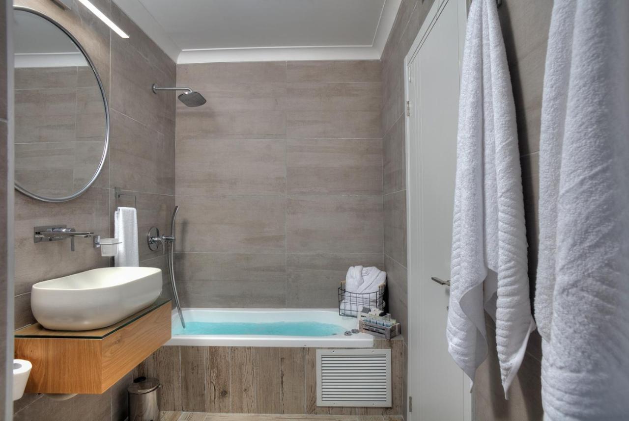Open Skys Villa Сафед Екстериор снимка