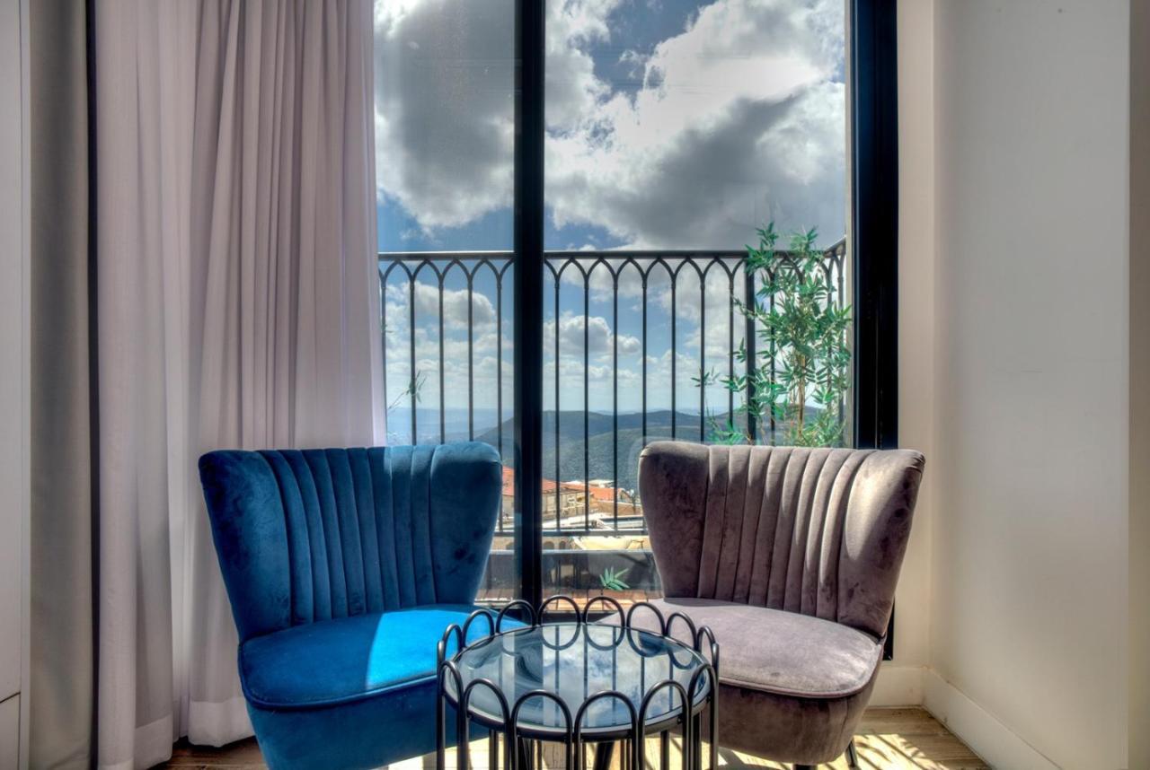 Open Skys Villa Сафед Екстериор снимка